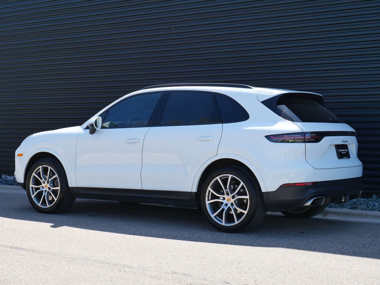 Thumbnail: 2021 Porsche Cayenne - 3