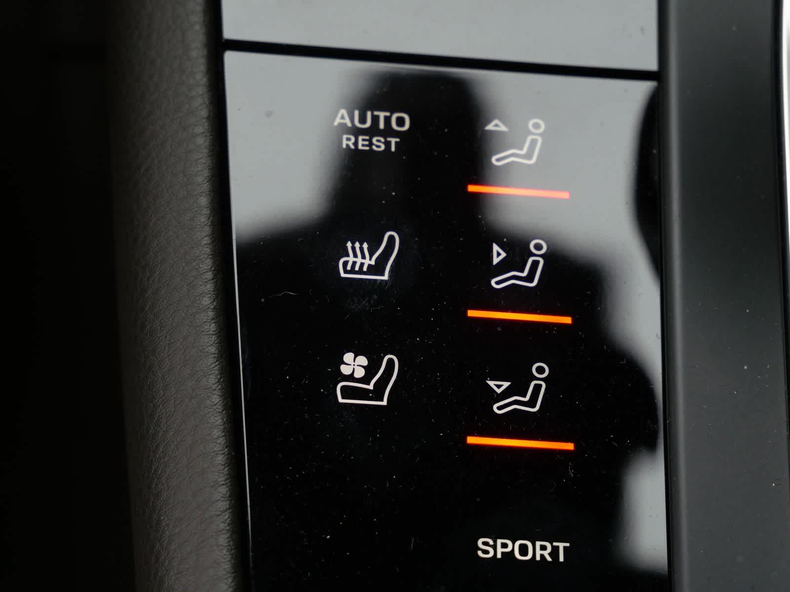 Thumbnail: 2025 Porsche Macan - 25