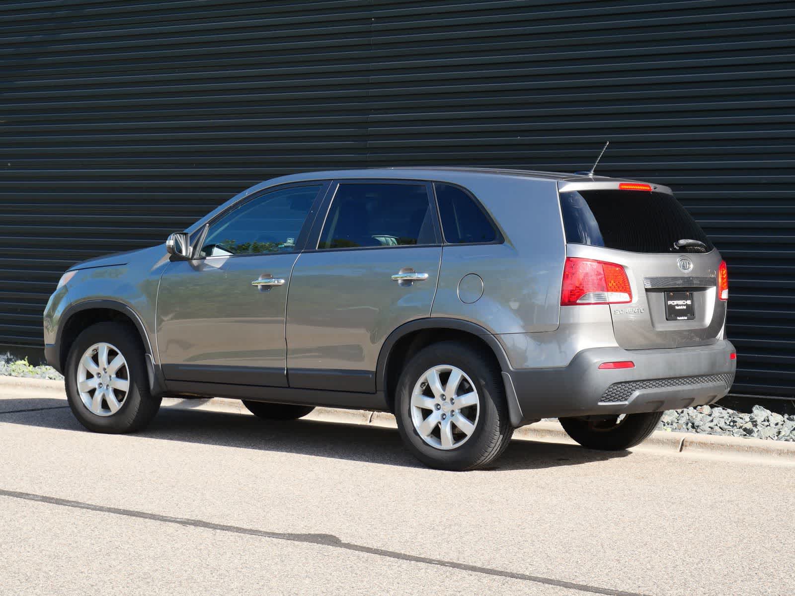 Thumbnail: 2012 Kia Sorento - 3