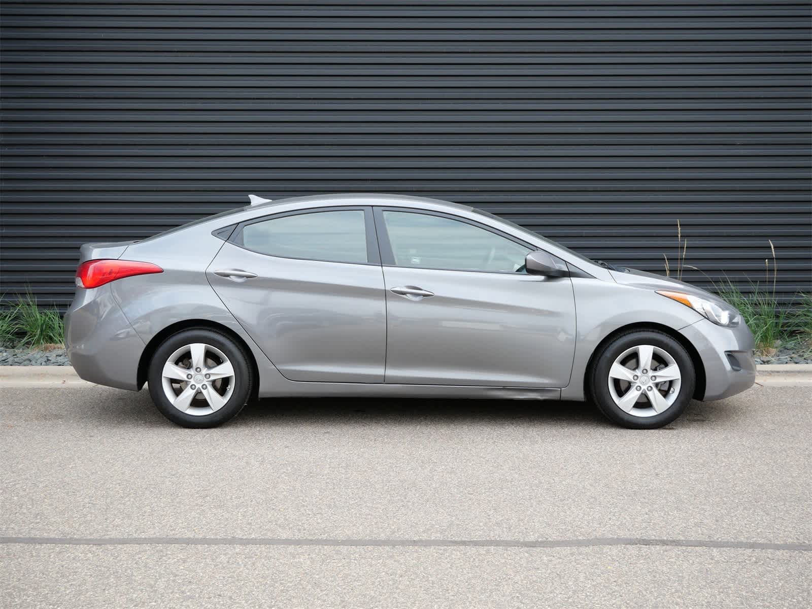 Thumbnail: 2013 Hyundai Elantra - 25
