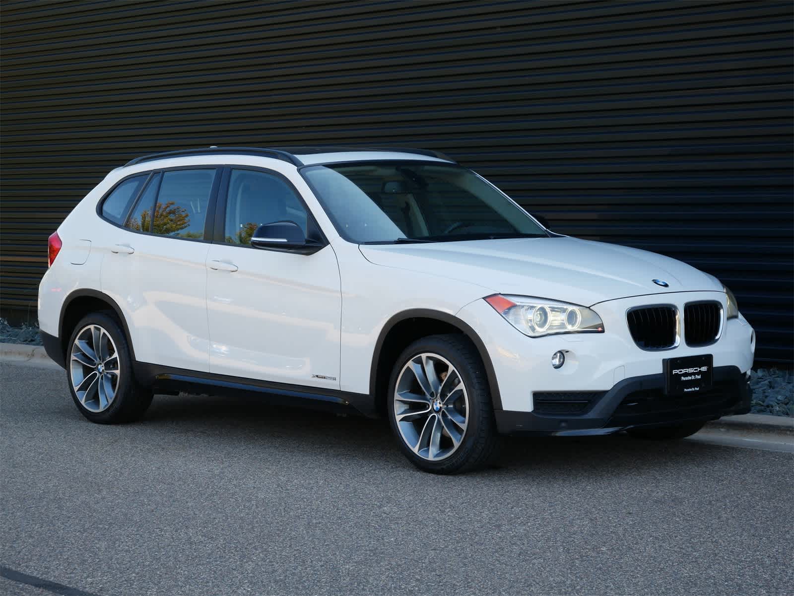 Thumbnail: 2015 BMW X1 - 27