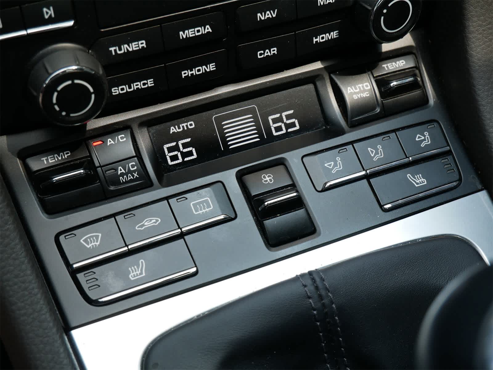2018 Porsche 911 Carrera 13