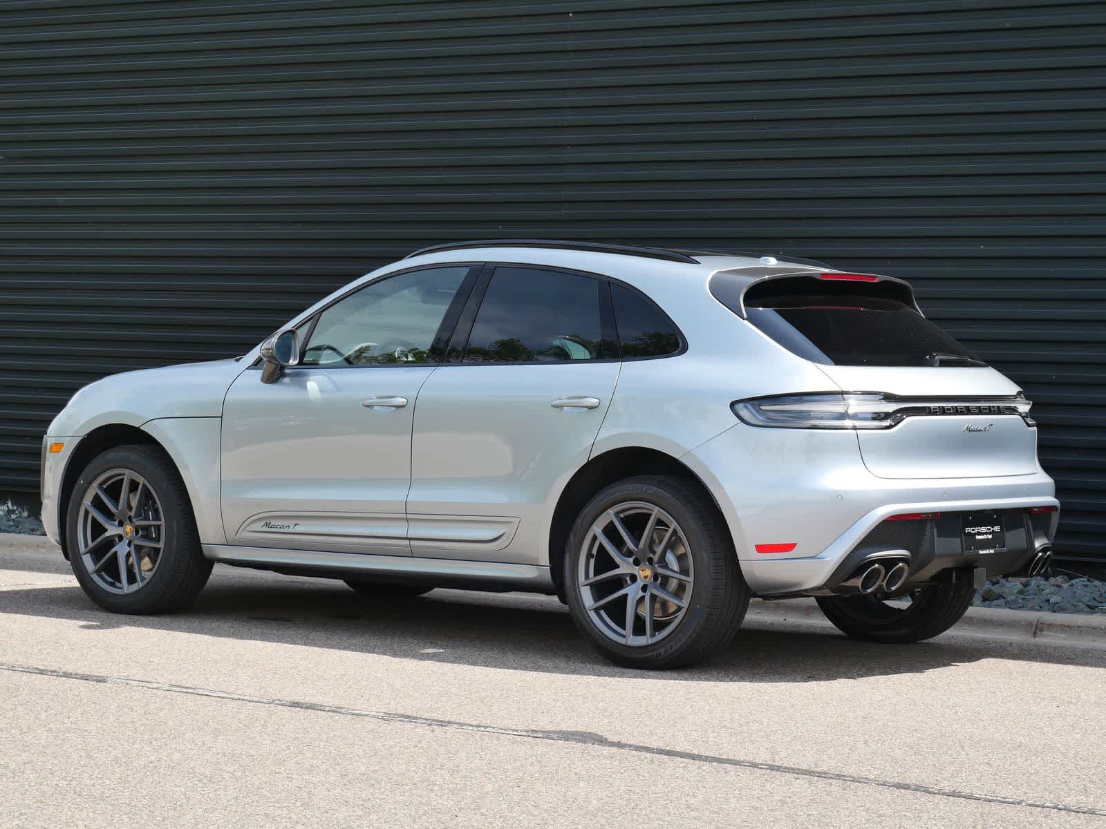 Thumbnail: 2026 Porsche Macan - 3