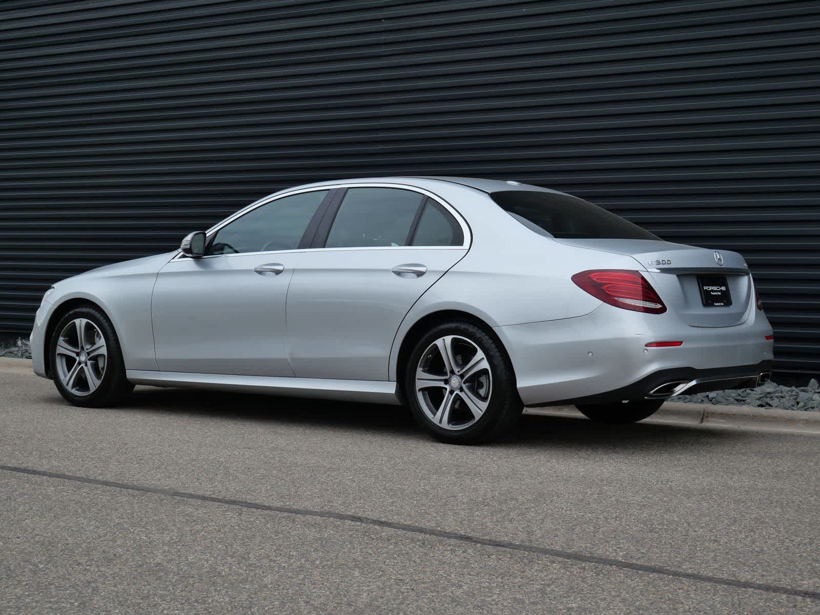 Thumbnail: 2017 Mercedes-Benz E-Class - 3