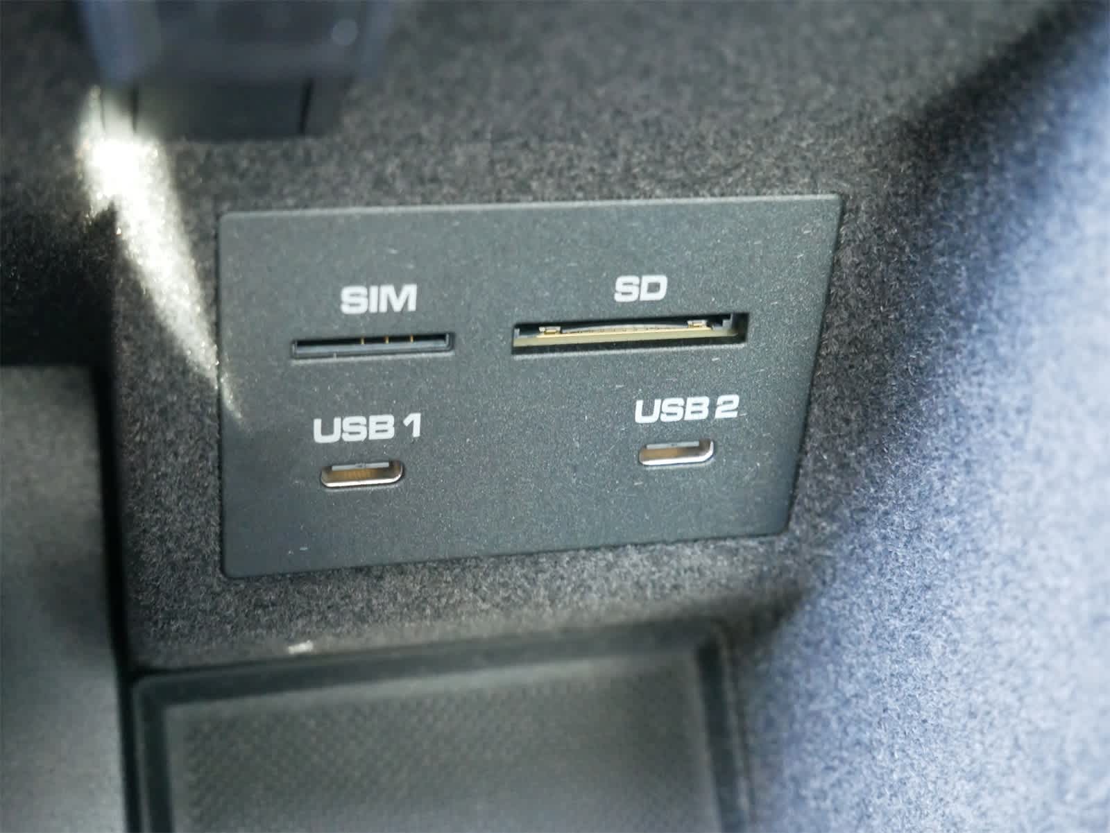 Thumbnail: 2025 Porsche Macan - 20