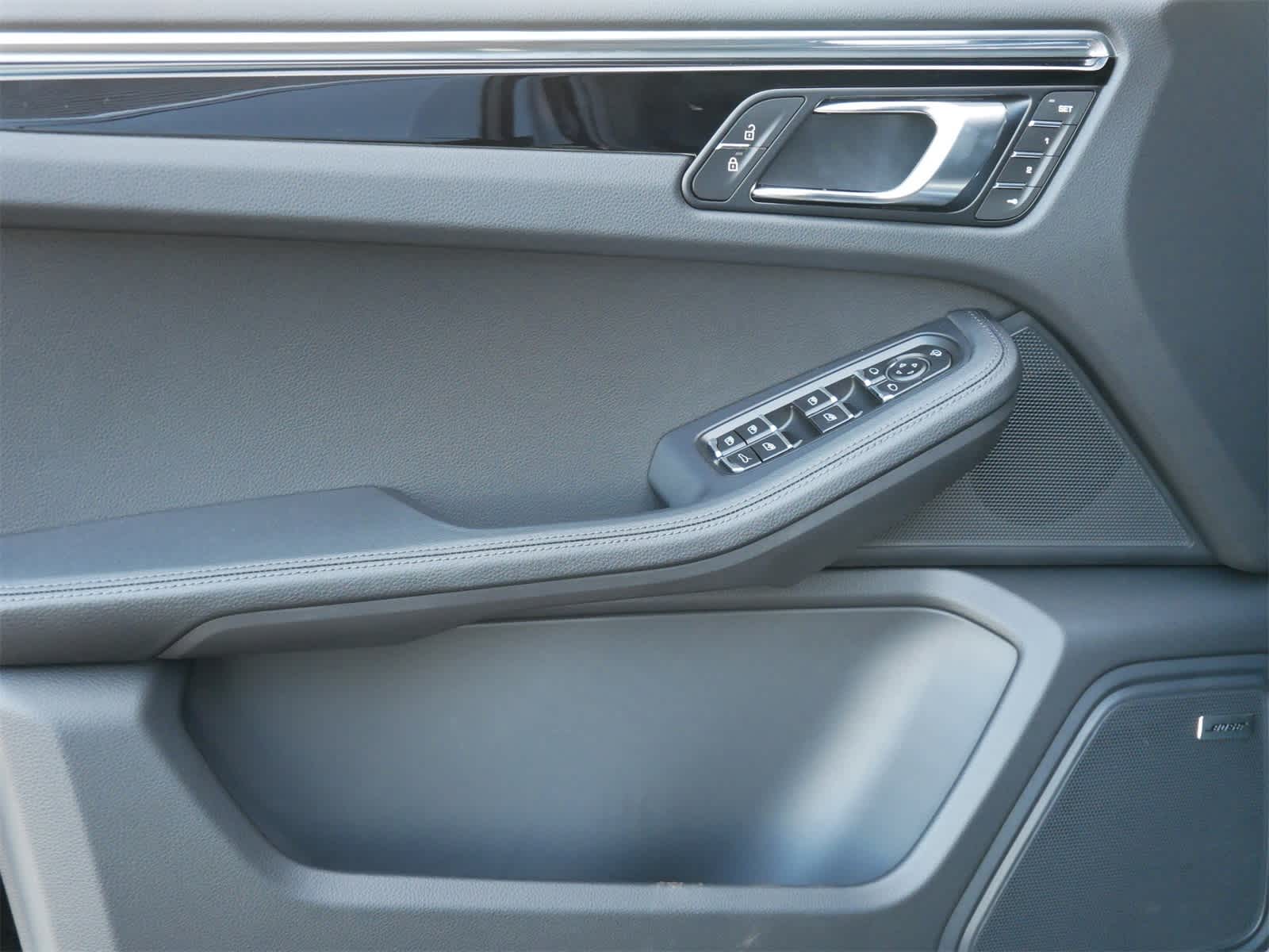 Thumbnail: 2026 Porsche Macan - 9