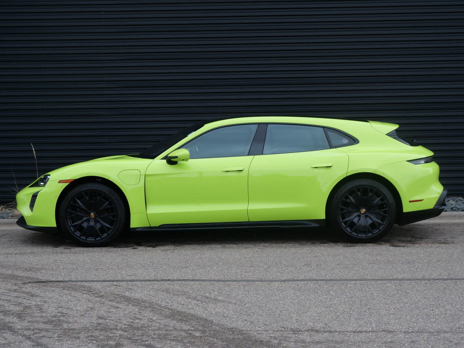 Thumbnail: 2022 Porsche Taycan - 2