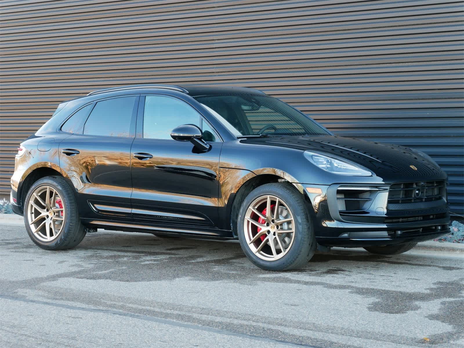 Thumbnail: 2026 Porsche Macan - 25