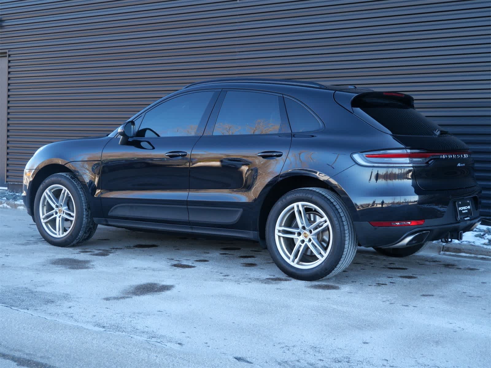 Thumbnail: 2020 Porsche Macan - 3