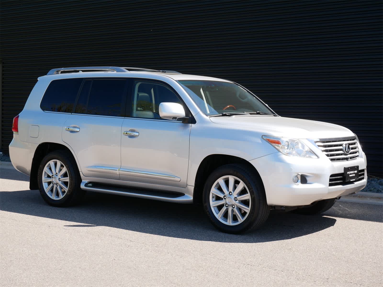 2011 Lexus LX 570 28