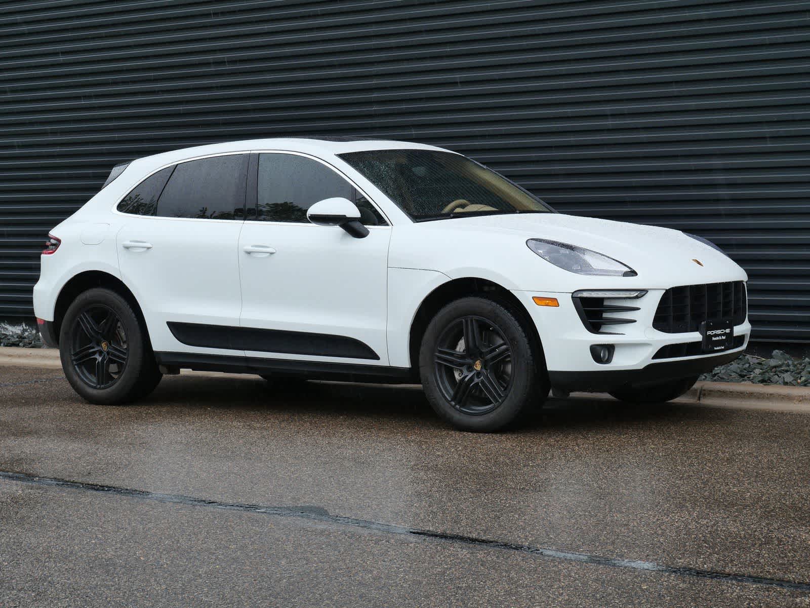 Thumbnail: 2015 Porsche Macan - 28