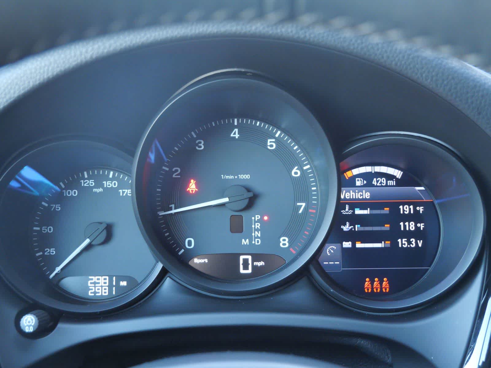 Thumbnail: 2026 Porsche Macan - 21