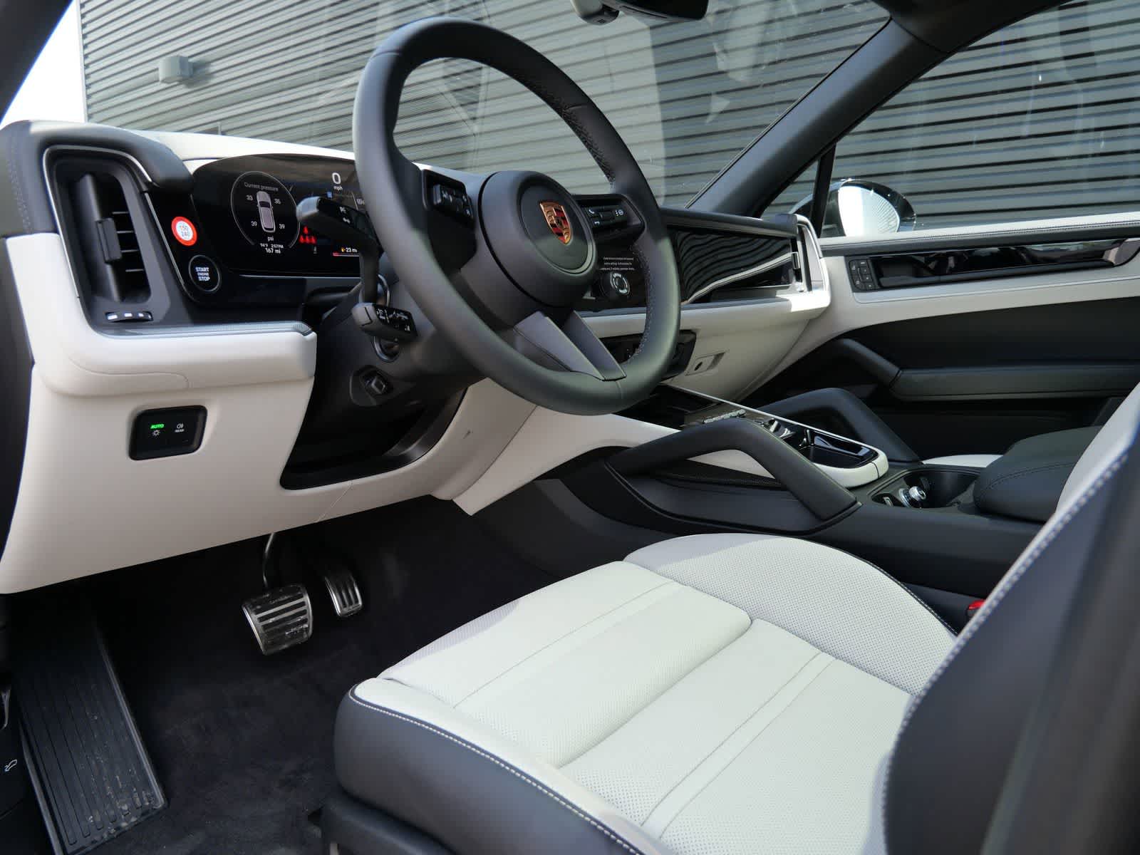 Thumbnail: 2026 Porsche Cayenne - 4