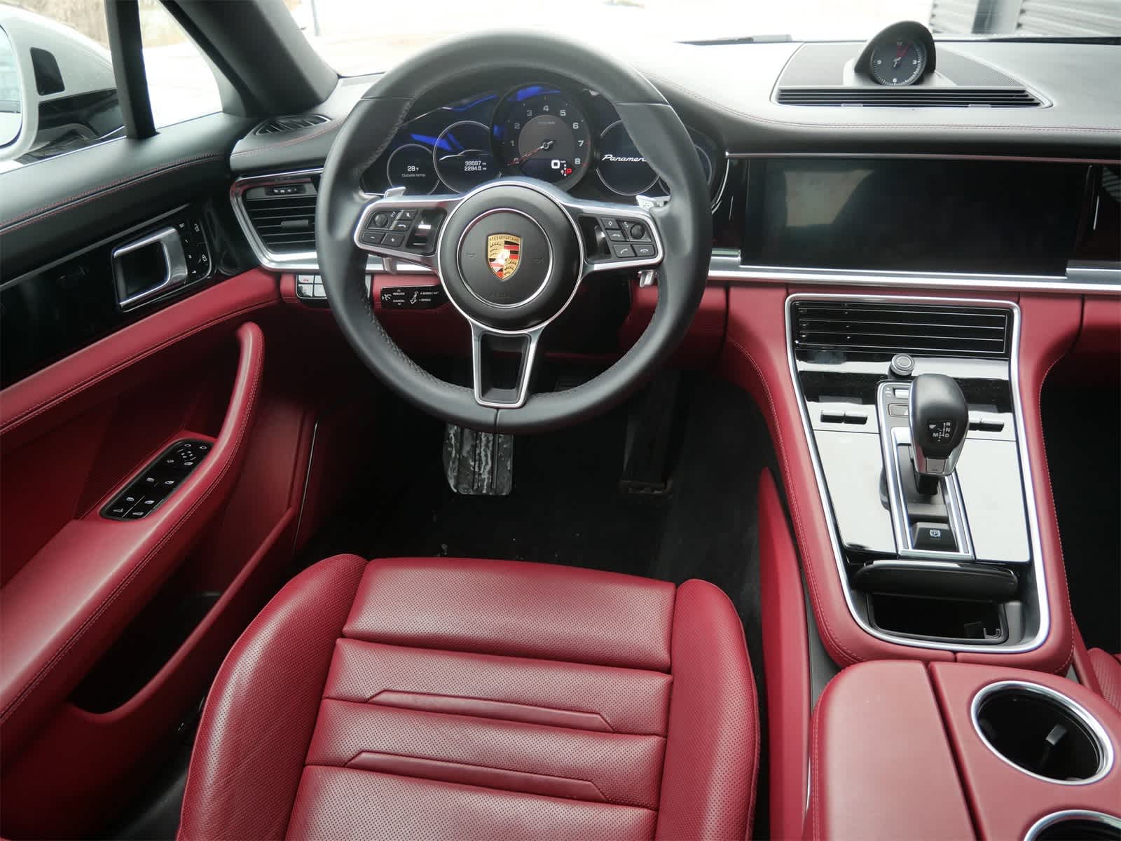 Thumbnail: 2019 Porsche Panamera - 16