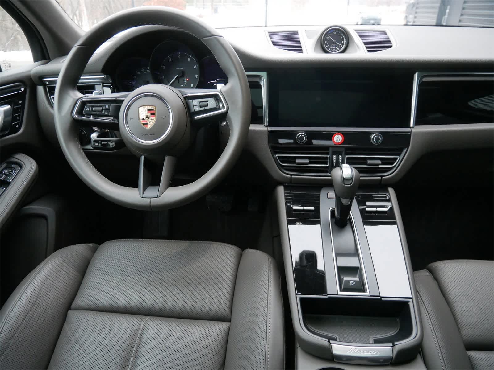 Thumbnail: 2025 Porsche Macan - 15