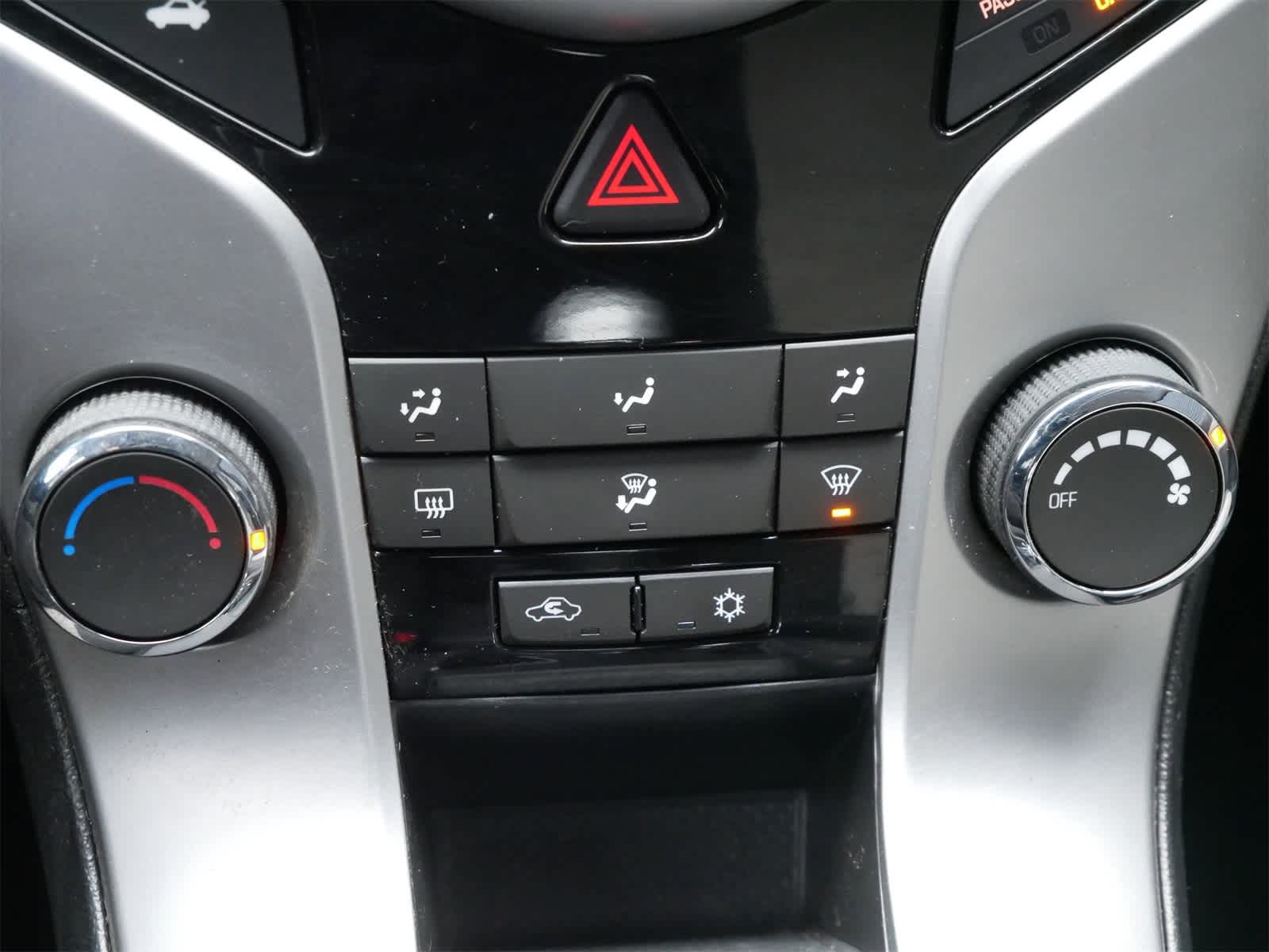 Thumbnail: 2015 Chevrolet Cruze - 23