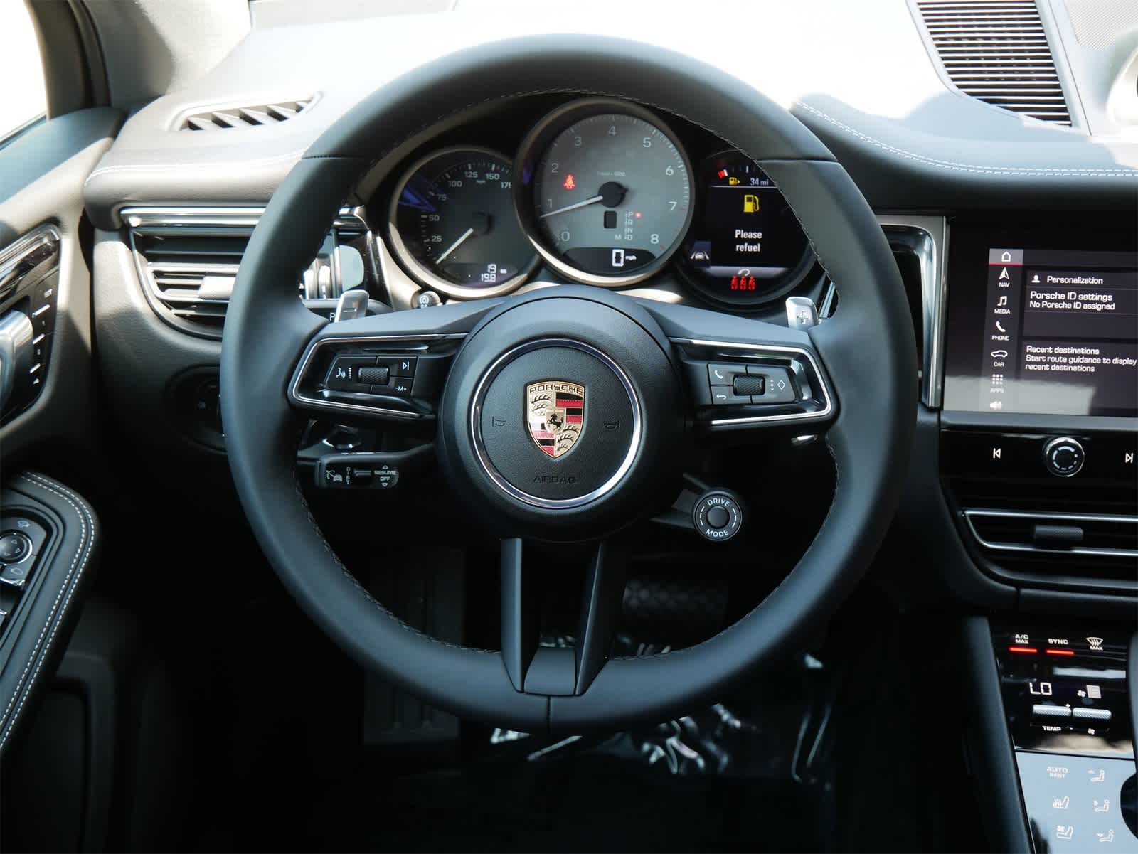 Thumbnail: 2025 Porsche Macan - 9