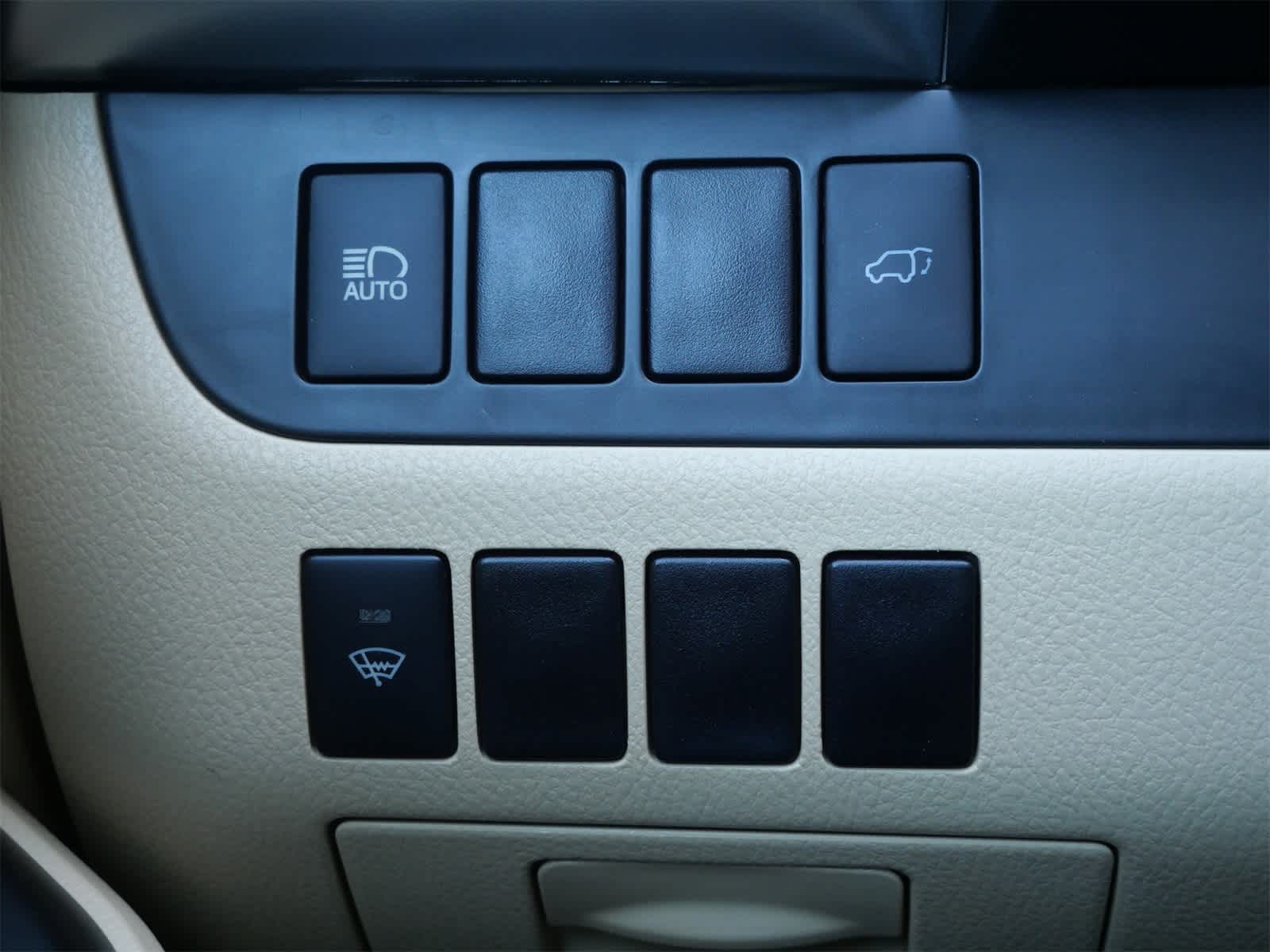 Thumbnail: 2017 Toyota Highlander - 15