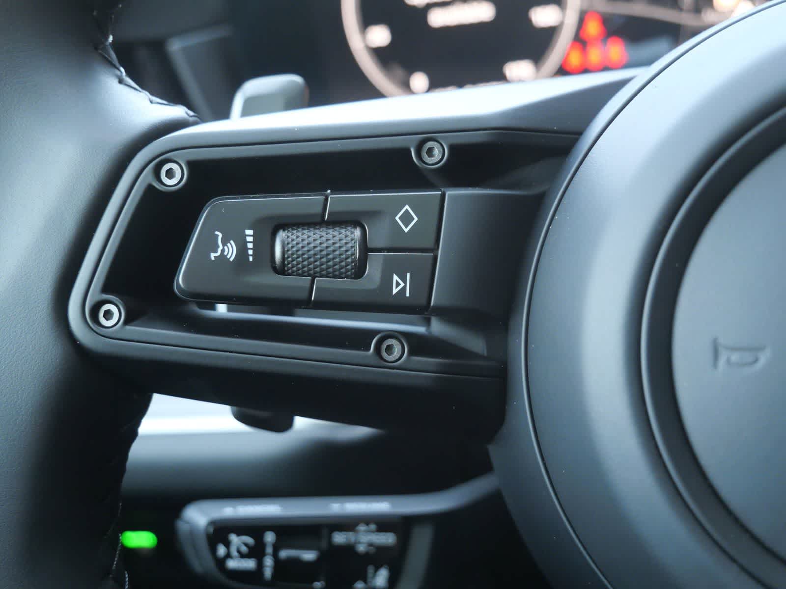 Thumbnail: 2026 Porsche Cayenne - 18