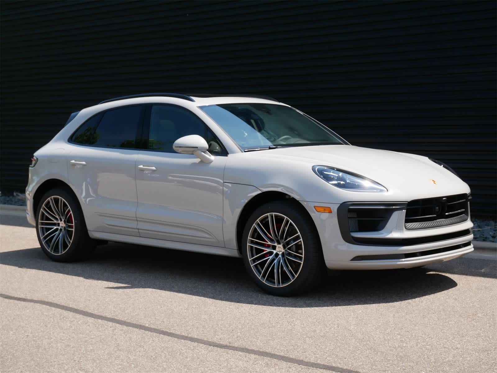 Thumbnail: 2025 Porsche Macan - 26