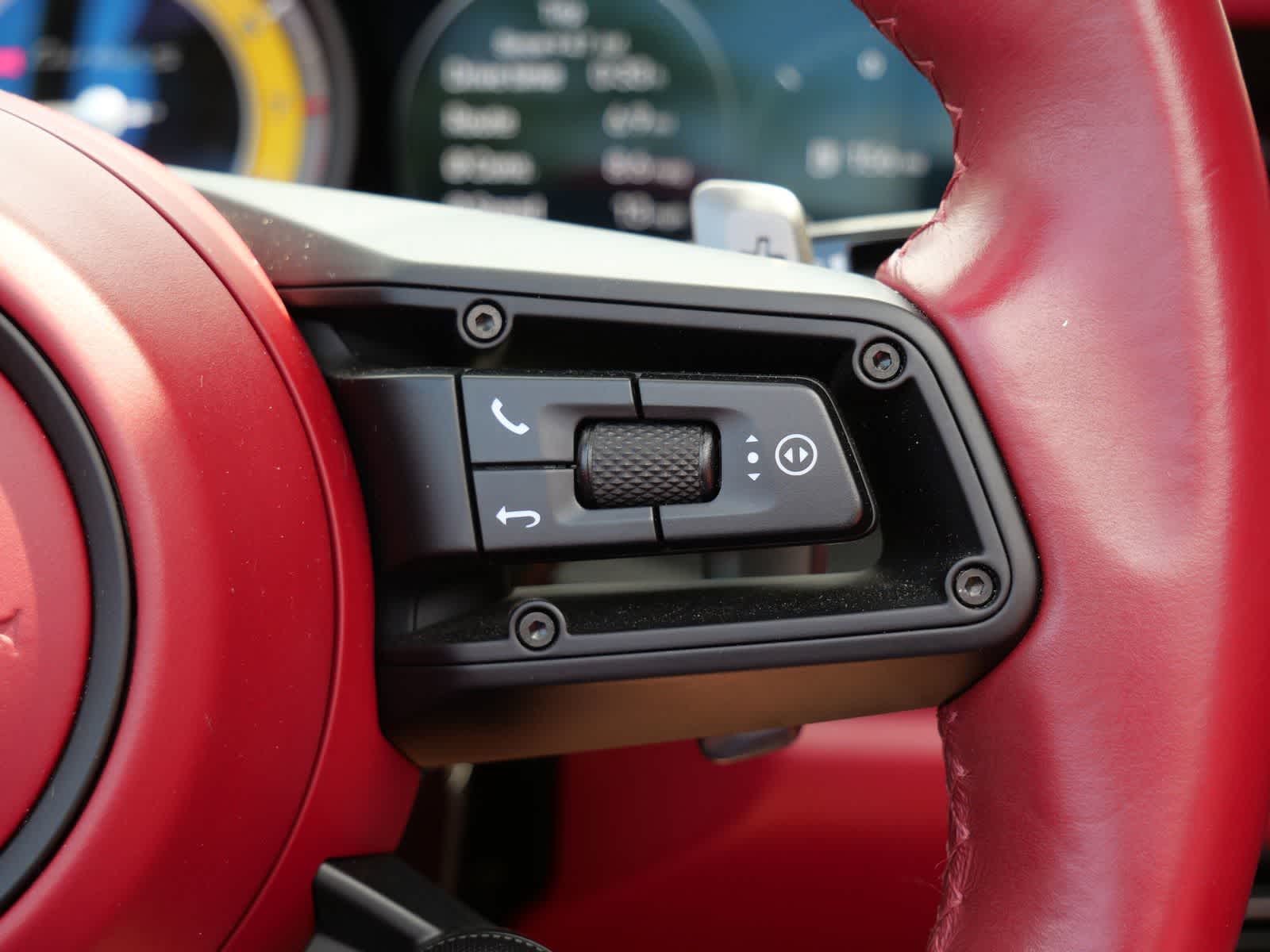 Thumbnail: 2023 Porsche 911 - 21