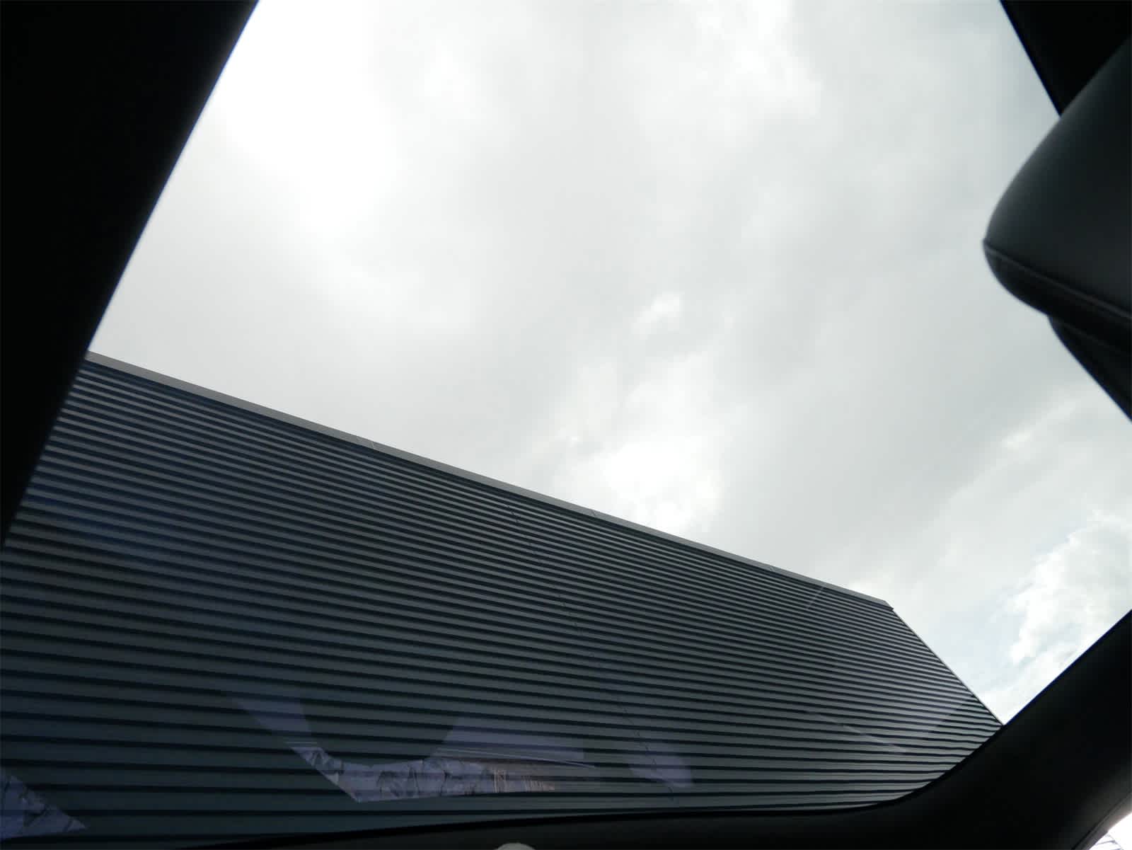 Thumbnail: 2021 Porsche Taycan - 19