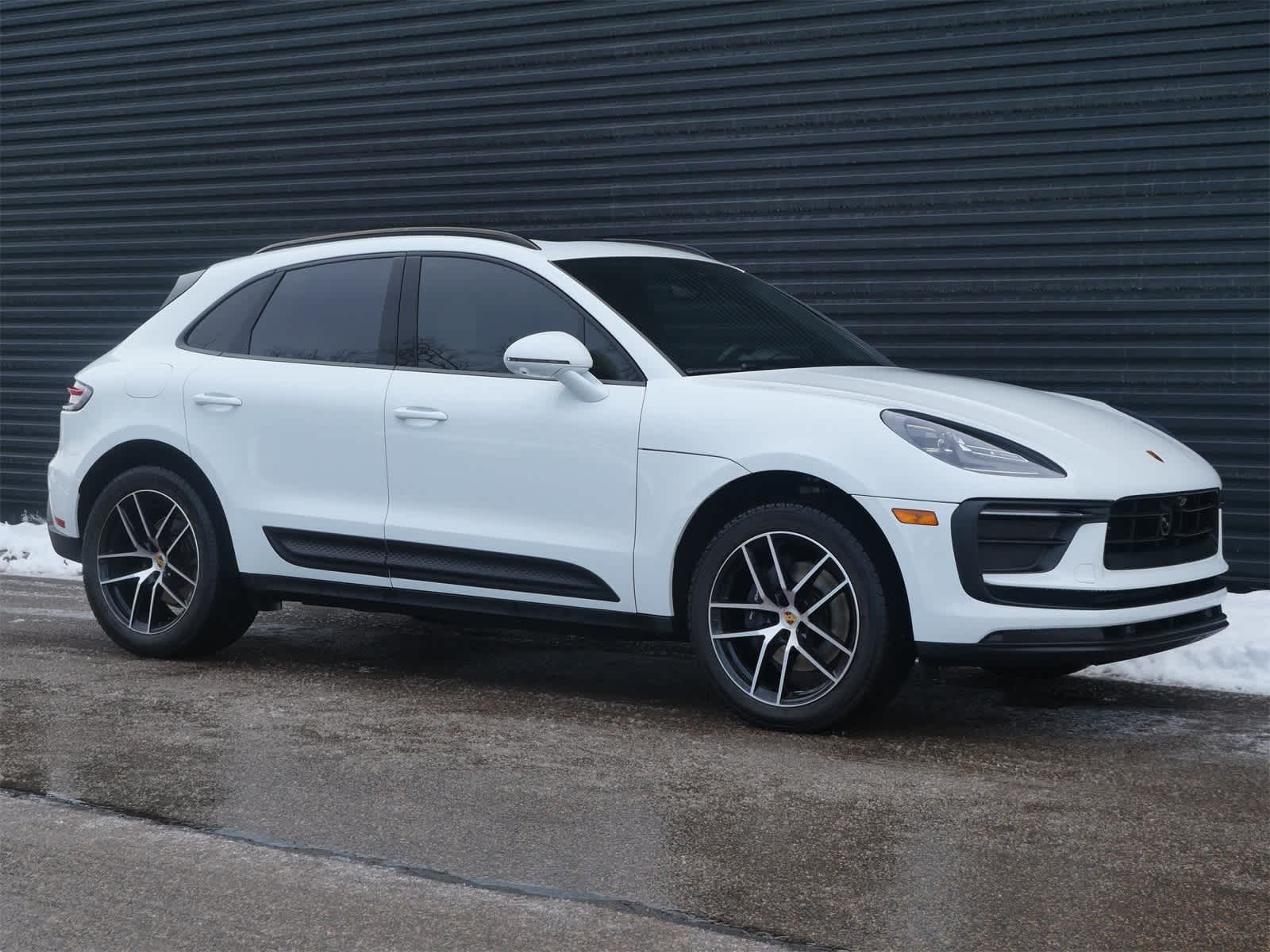 Thumbnail: 2024 Porsche Macan - 28