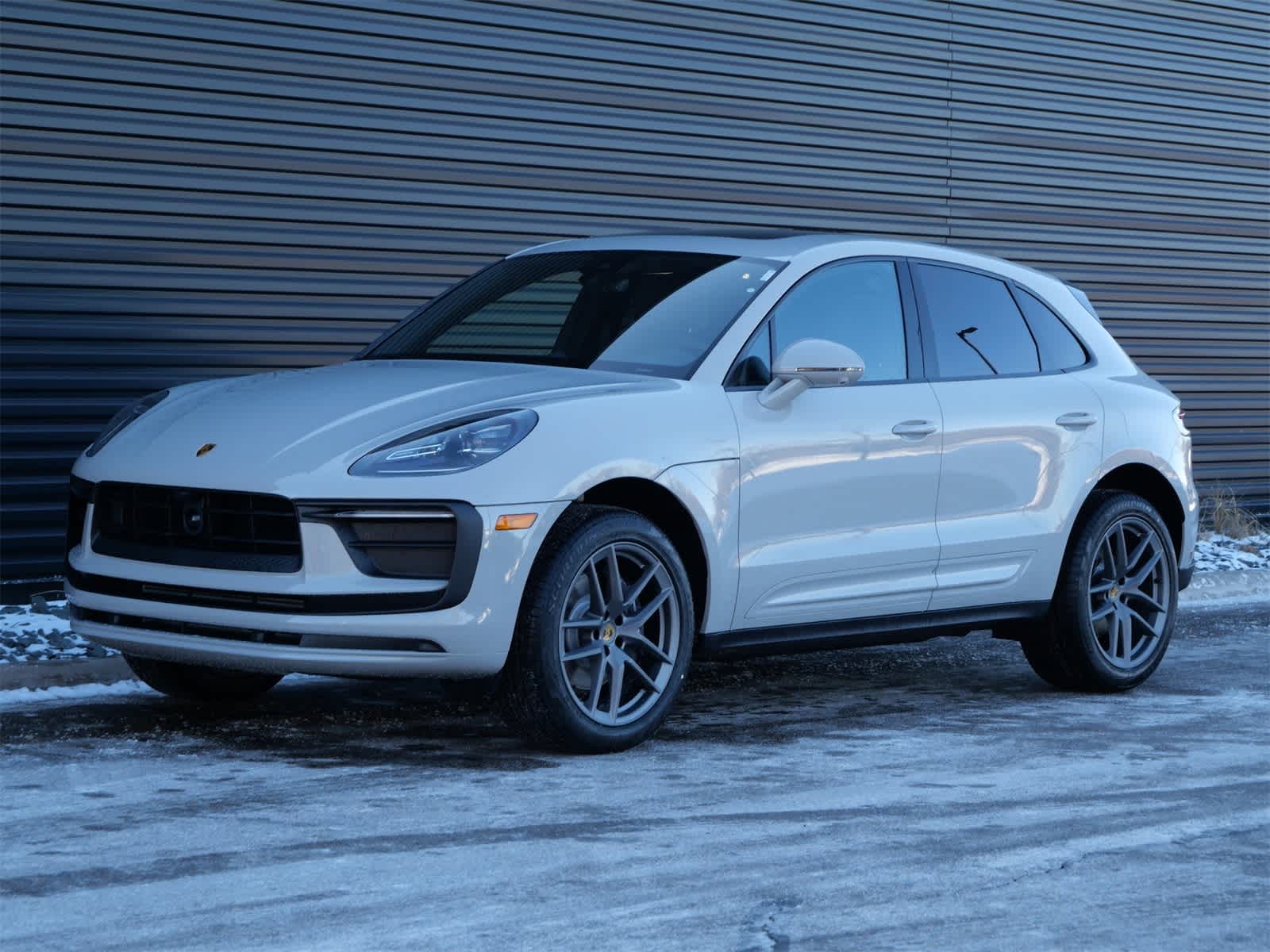 Thumbnail: 2026 Porsche Macan - 1