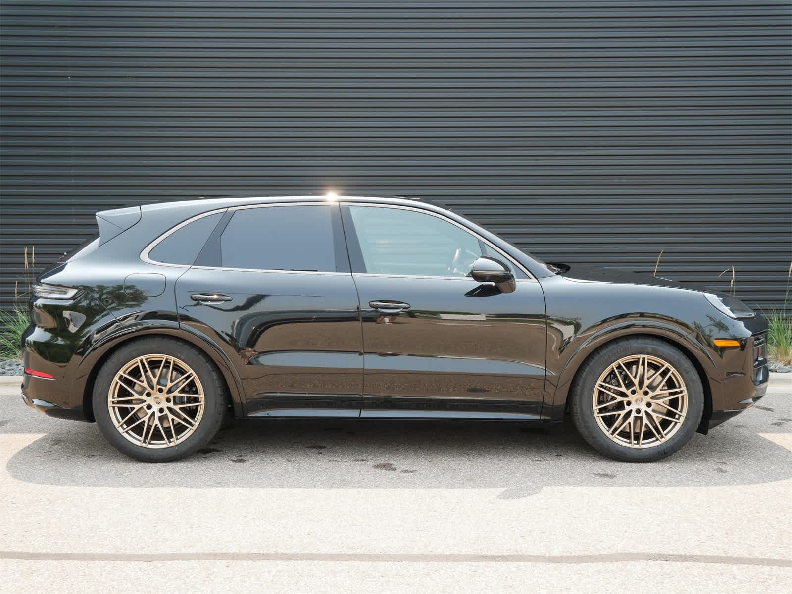 Thumbnail: 2025 Porsche Cayenne - 24