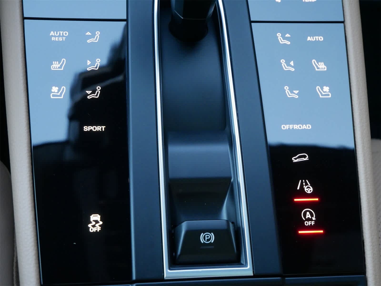 Thumbnail: 2025 Porsche Macan - 21