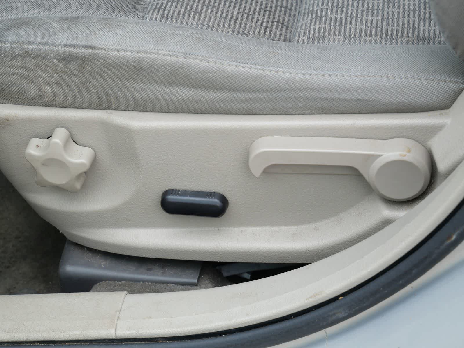 Thumbnail: 2010 Ford Fusion - 10
