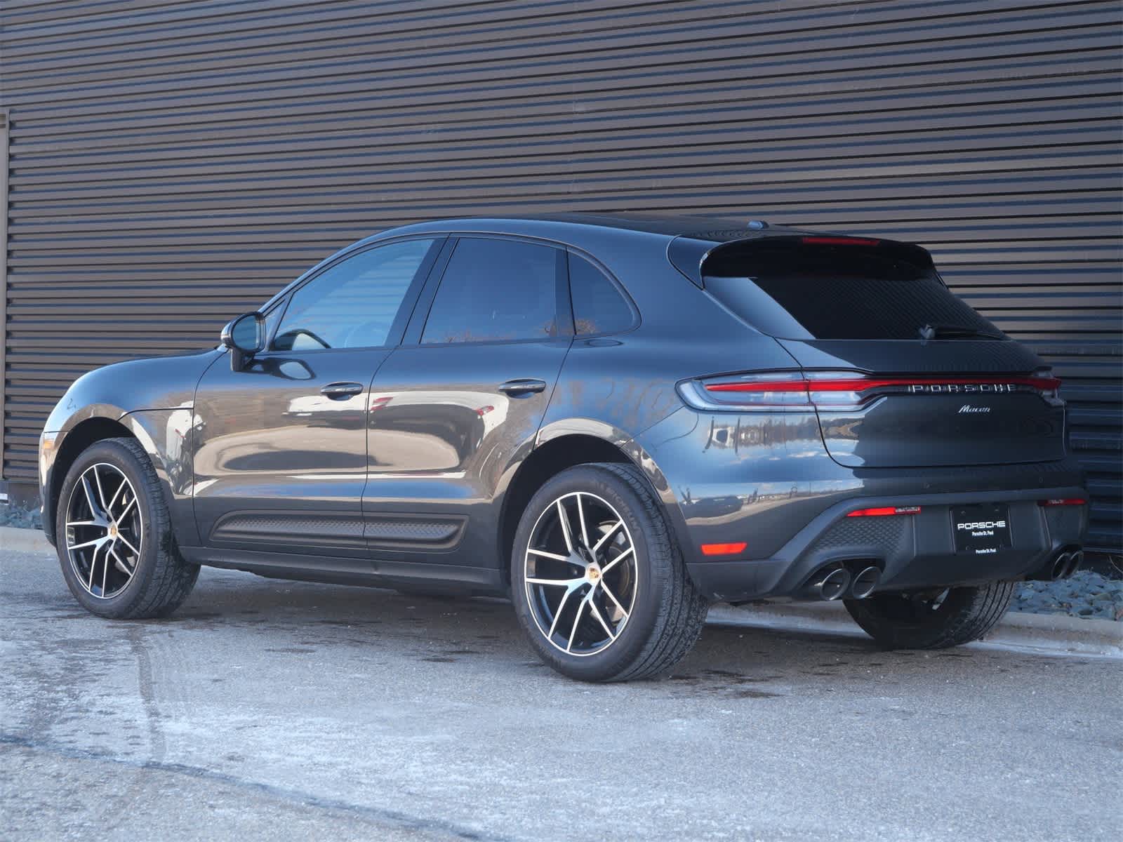Thumbnail: 2023 Porsche Macan - 3
