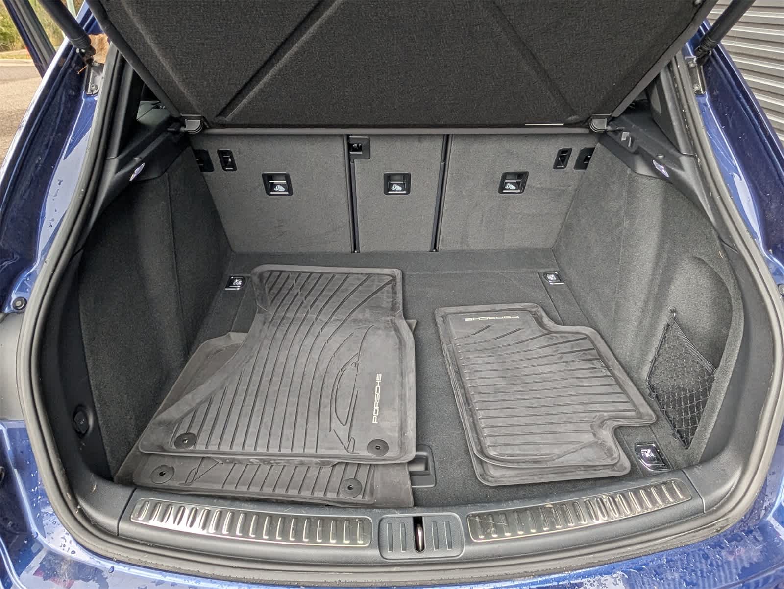 Thumbnail: 2025 Porsche Macan - 11