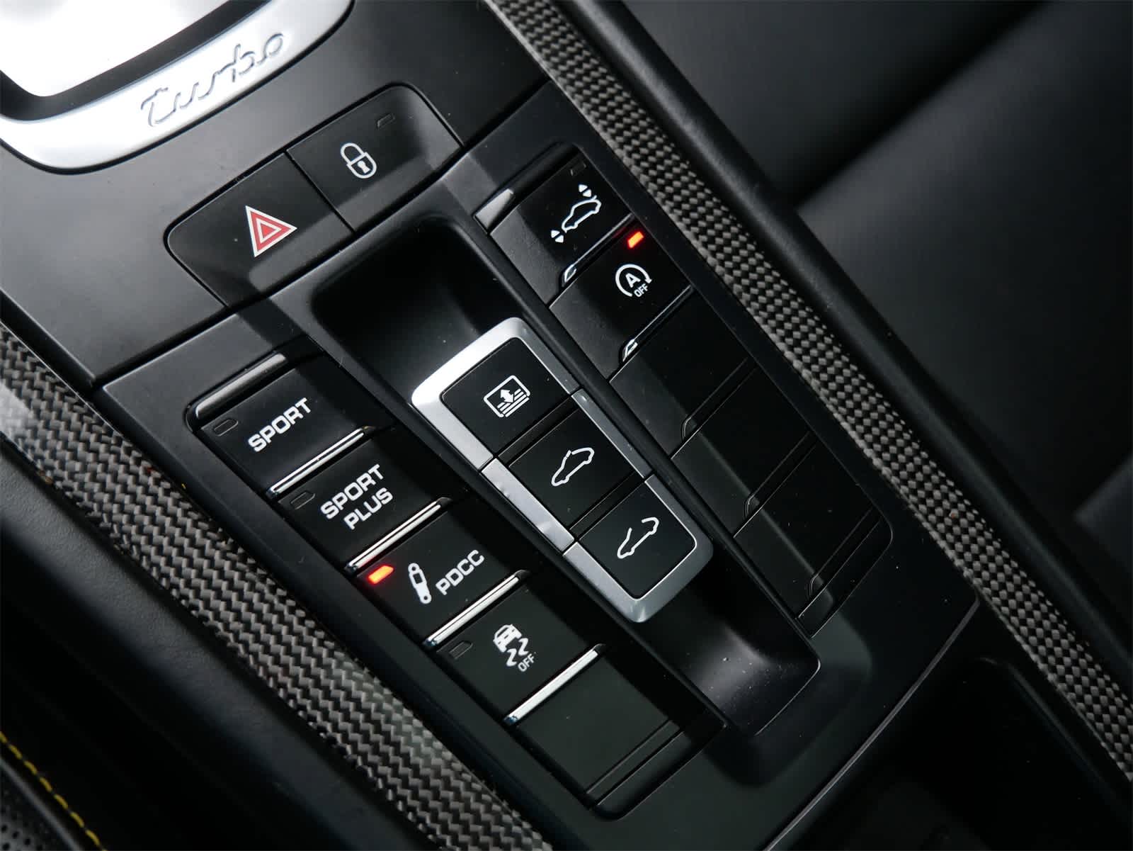 2015 Porsche 911 Turbo S 23