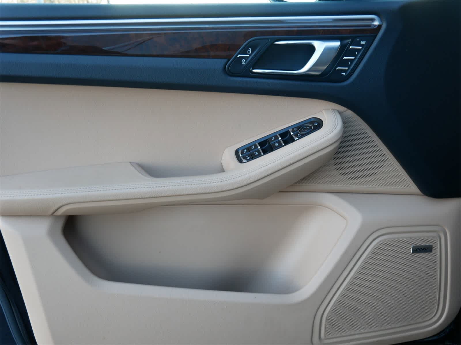 Thumbnail: 2024 Porsche Macan - 9