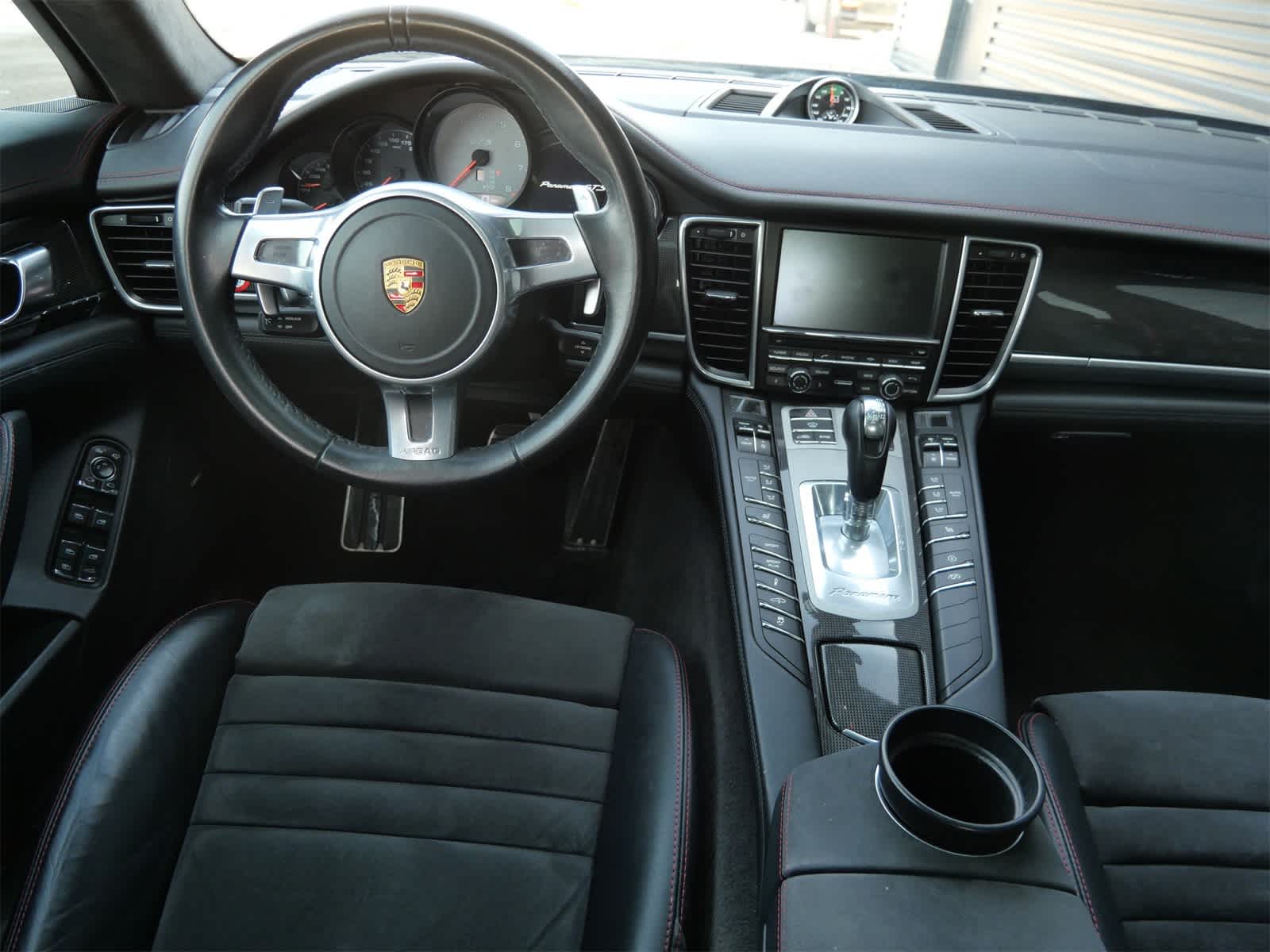 Thumbnail: 2016 Porsche Panamera - 15