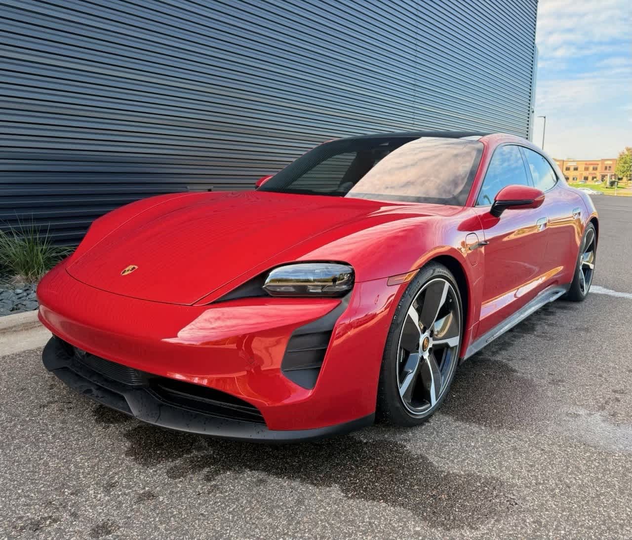 Thumbnail: 2023 Porsche Taycan - 1