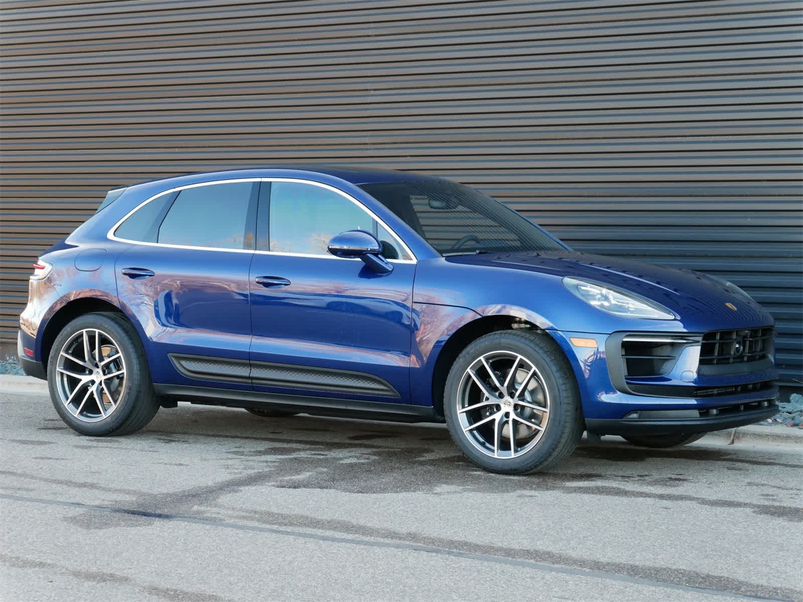 Thumbnail: 2026 Porsche Macan - 25