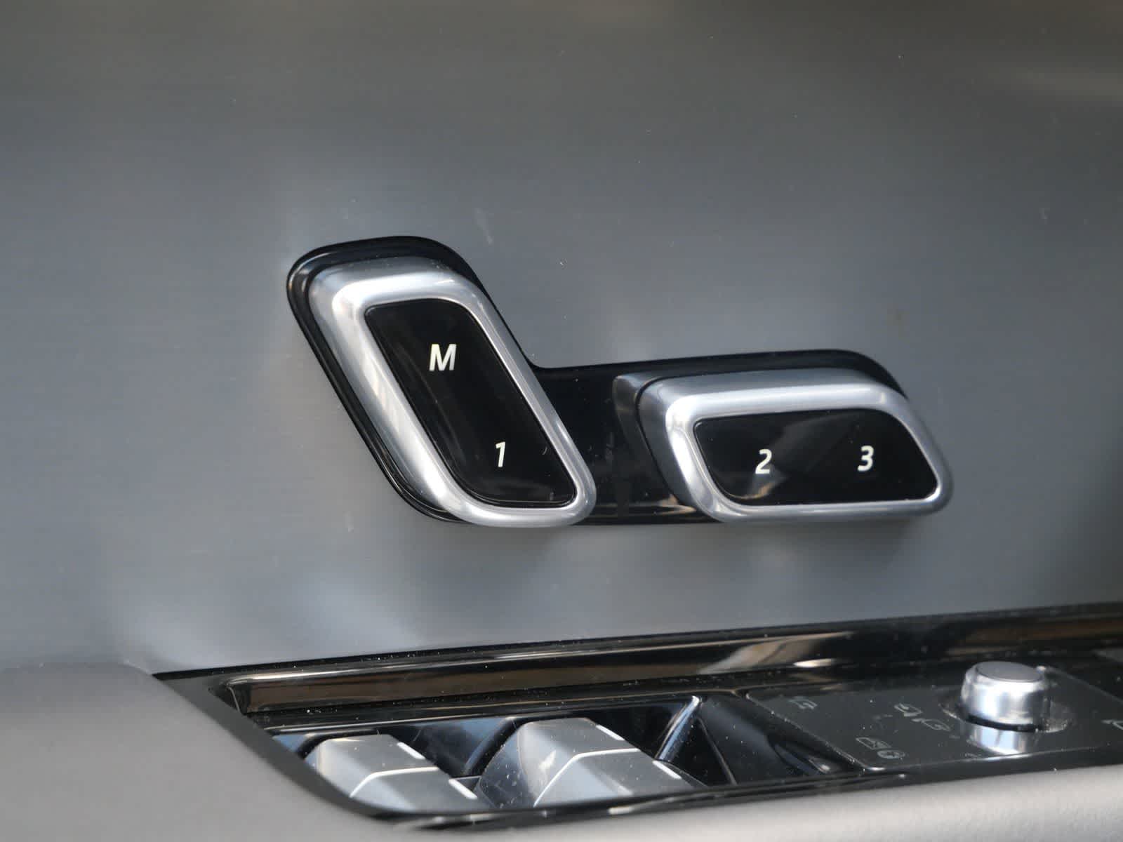 Thumbnail: 2025 Land Rover Range Rover Sport - 10