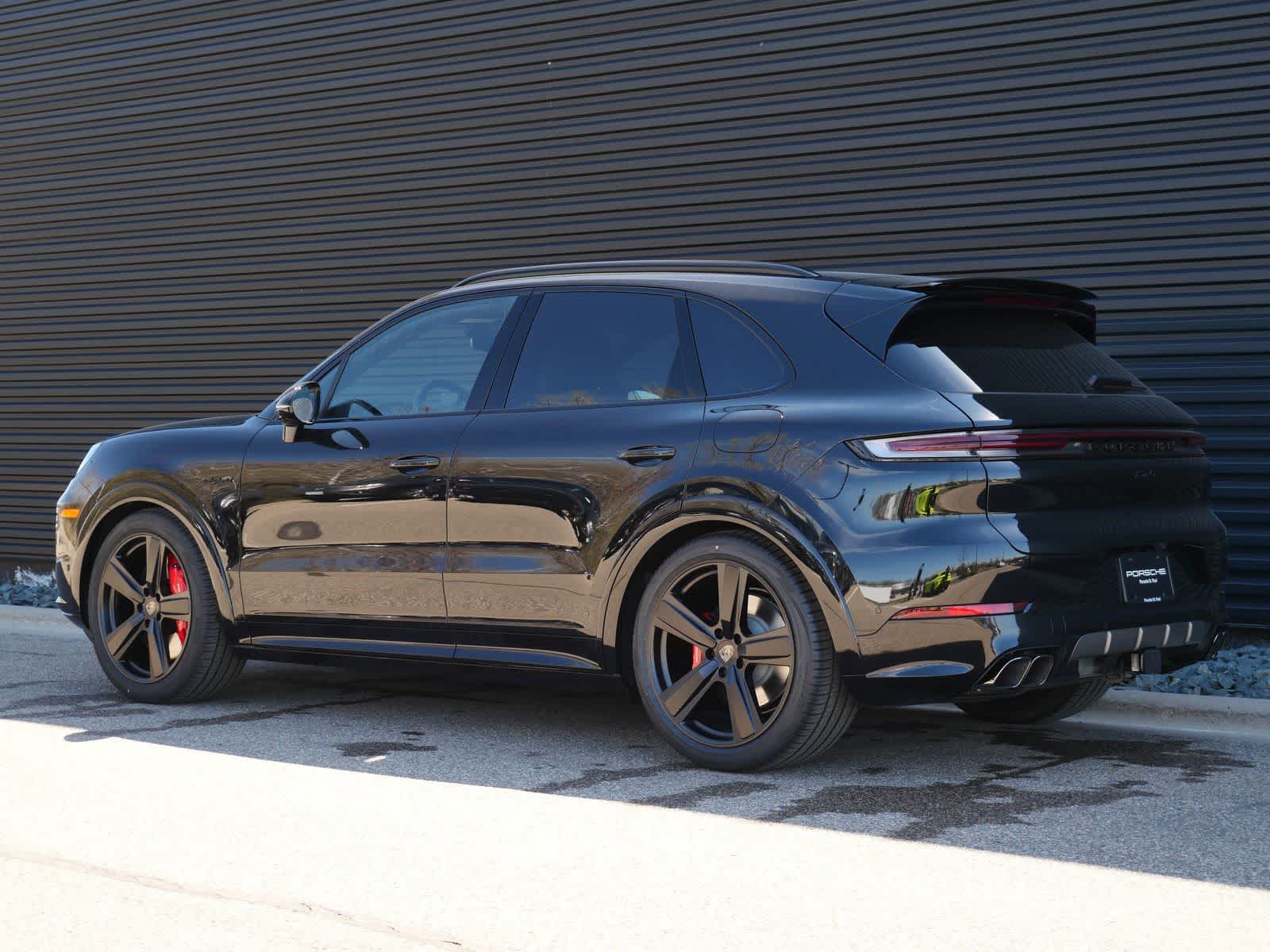 Thumbnail: 2026 Porsche Cayenne - 3