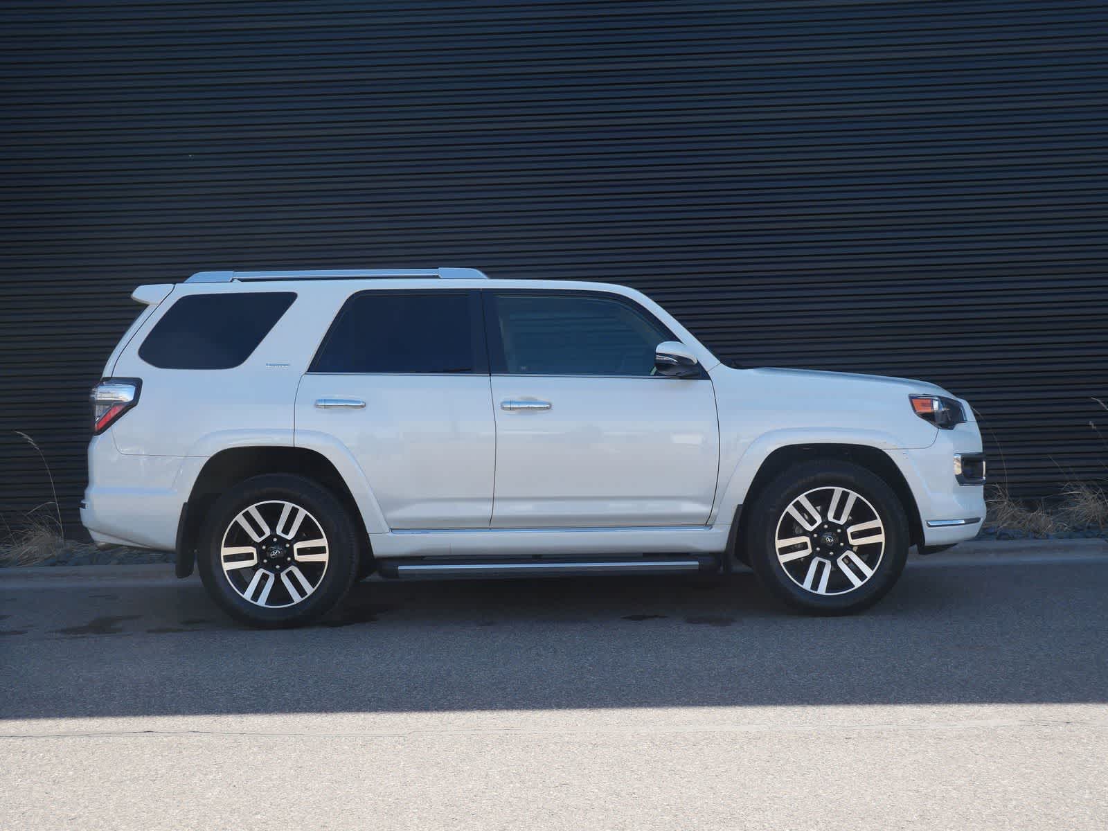 Thumbnail: 2018 Toyota 4Runner - 27