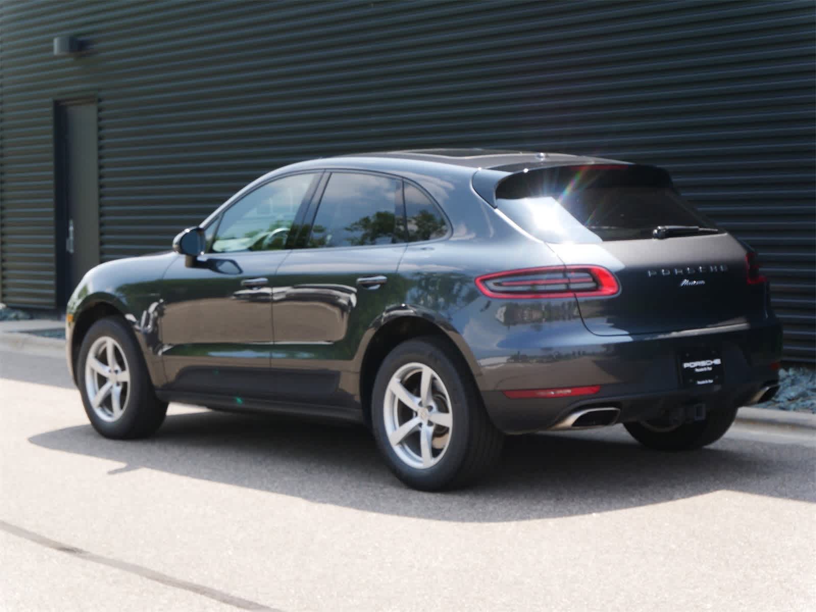 Thumbnail: 2018 Porsche Macan - 3