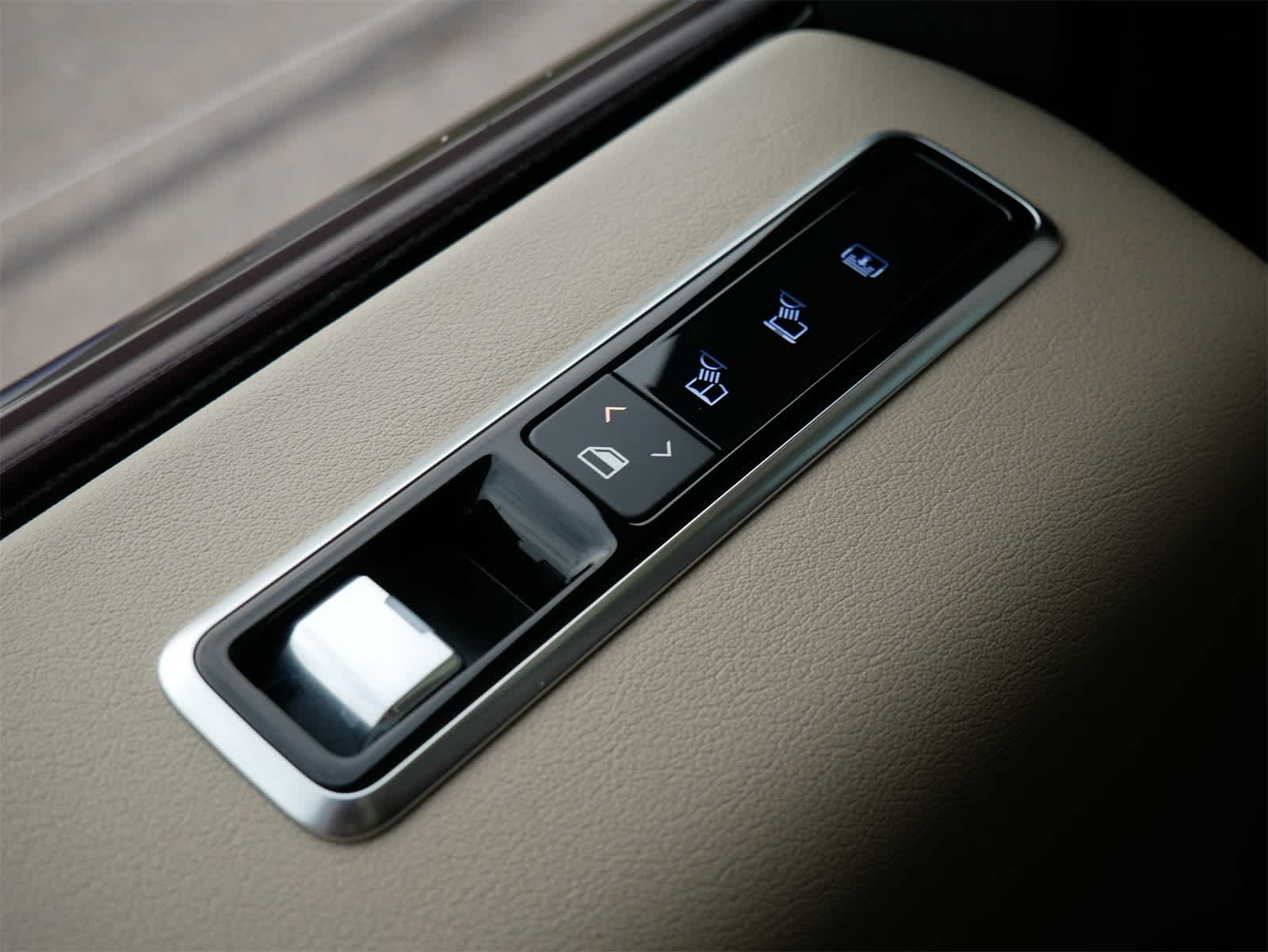 Thumbnail: 2021 Land Rover Range Rover - 11