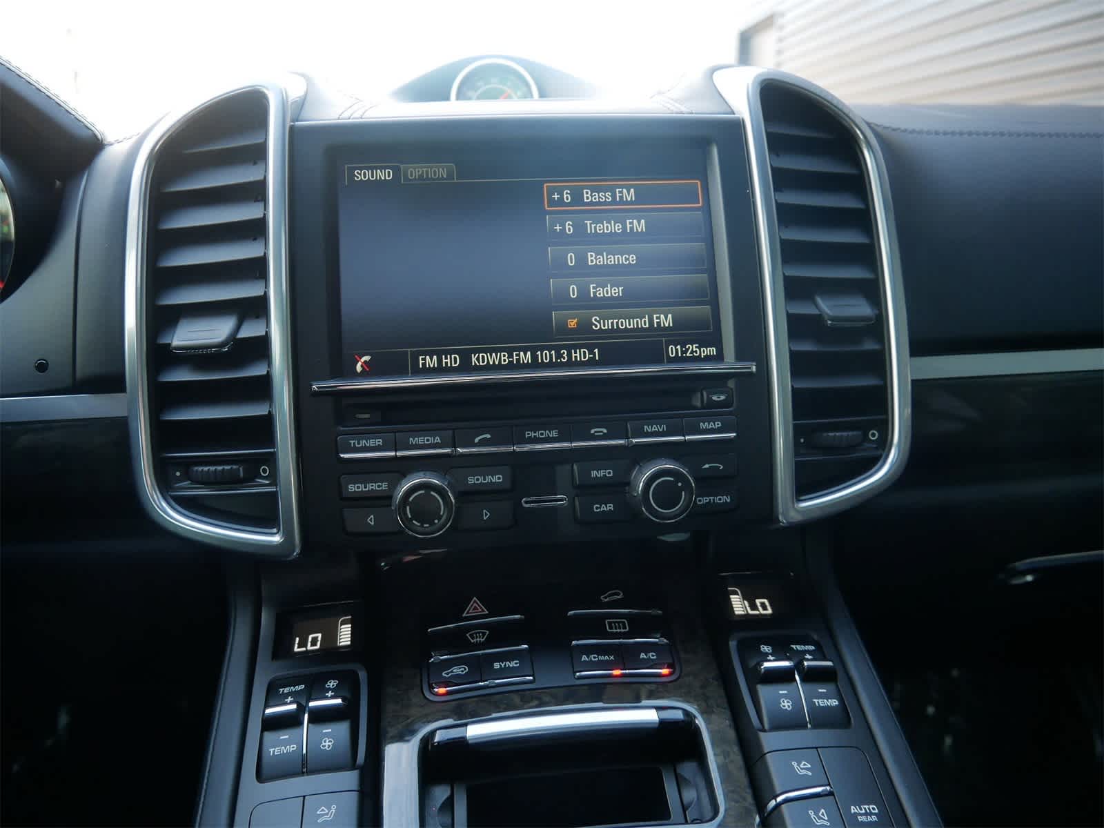 Thumbnail: 2014 Porsche Cayenne - 22