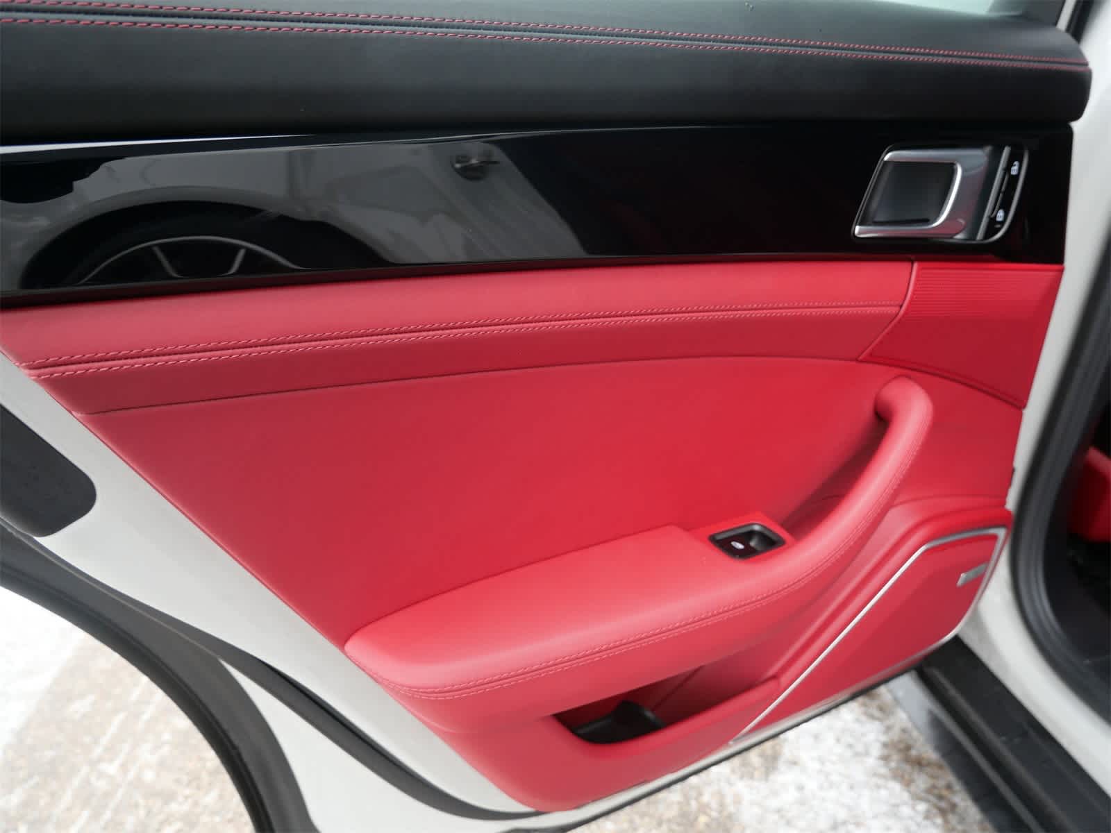 Thumbnail: 2019 Porsche Panamera - 11