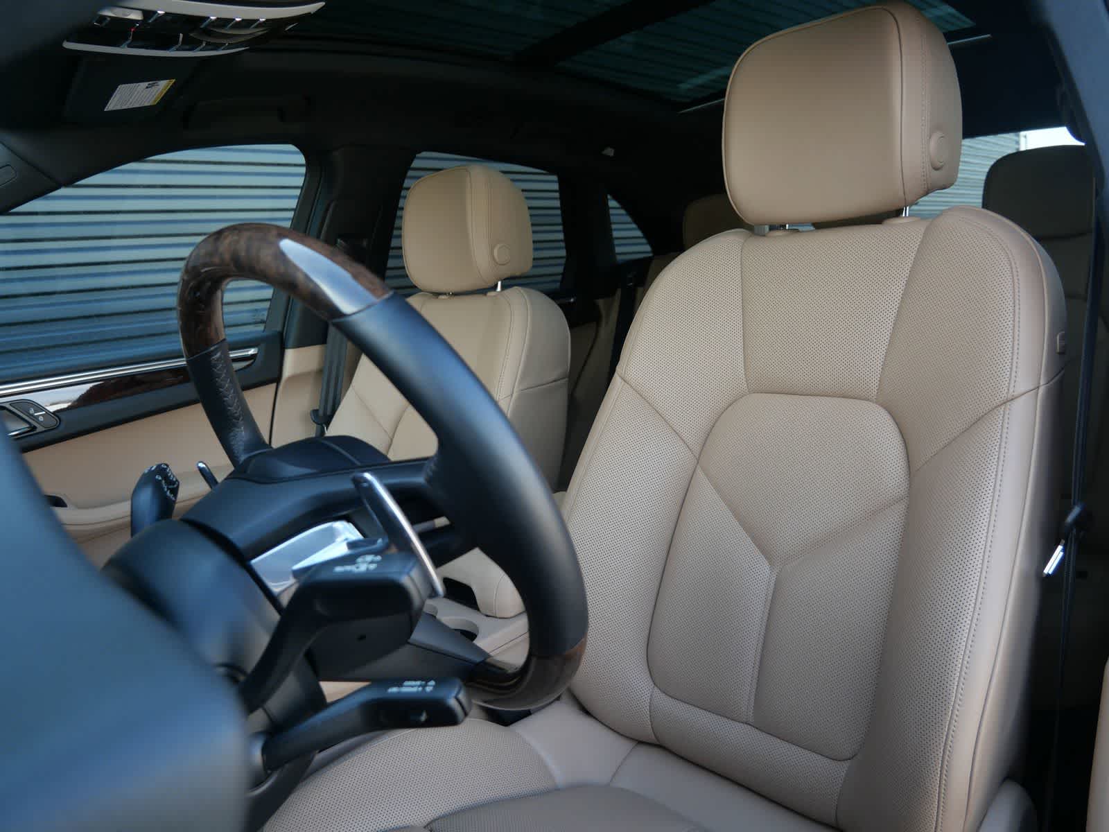 Thumbnail: 2024 Porsche Macan - 5