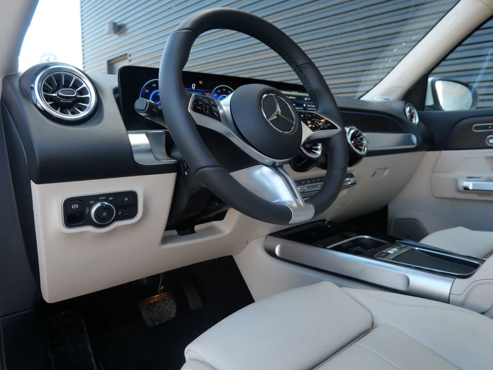 Thumbnail: 2025 Mercedes-Benz EQB - 4