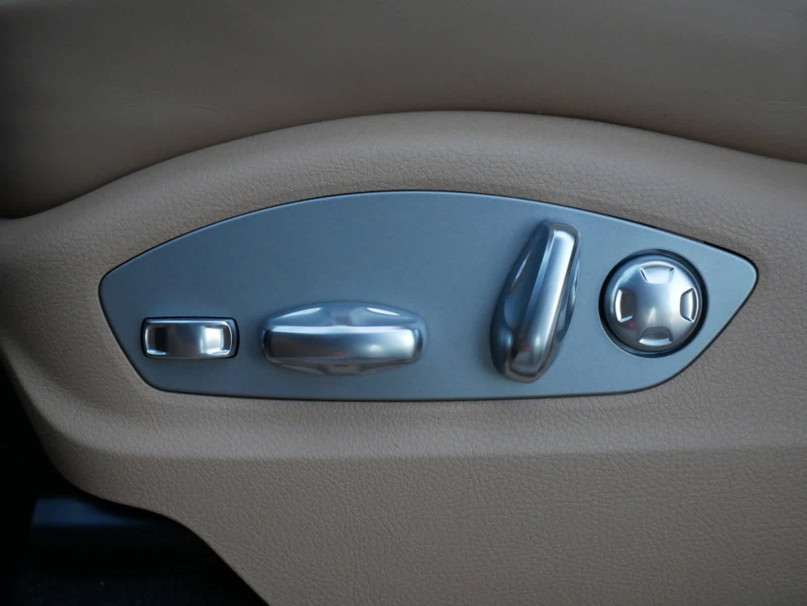 Thumbnail: 2025 Porsche Macan - 13