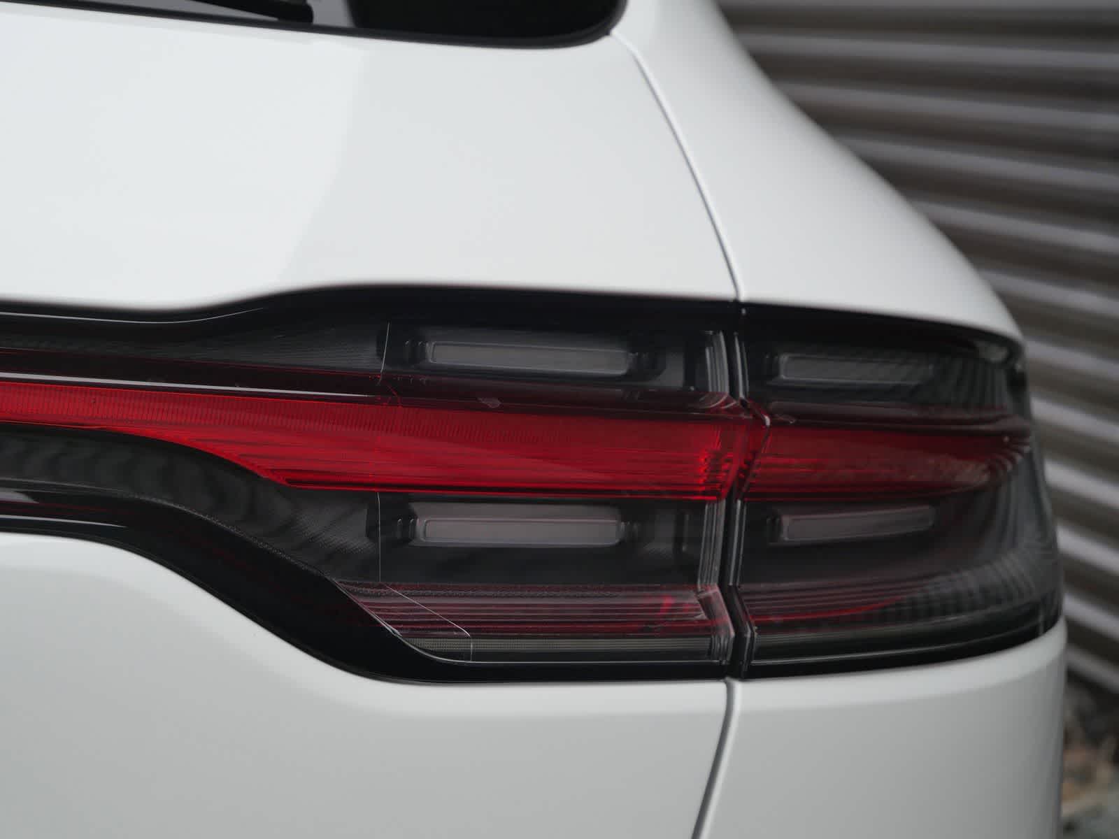 Thumbnail: 2026 Porsche Macan - 8