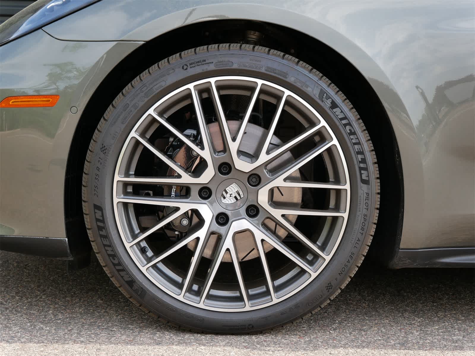 Thumbnail: 2025 Porsche Panamera - 23